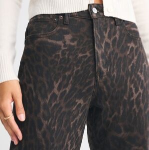 Abercrombie 90s Relaxed, High Rise, Curve Love Jeans Size 28 Short